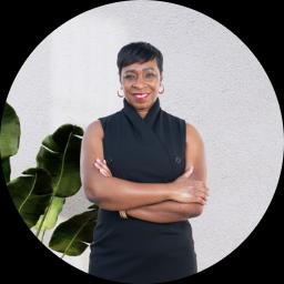 Psychologist Tamineca Lollis providing different types of therapy in San Diego