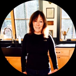 Psychologist Shelby Newbauer-Hinders providing different types of therapy in Seattle